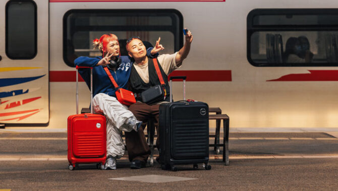 AirAsia, American Tourister, Tony Fernandes, Ambert Khoo, Fashion